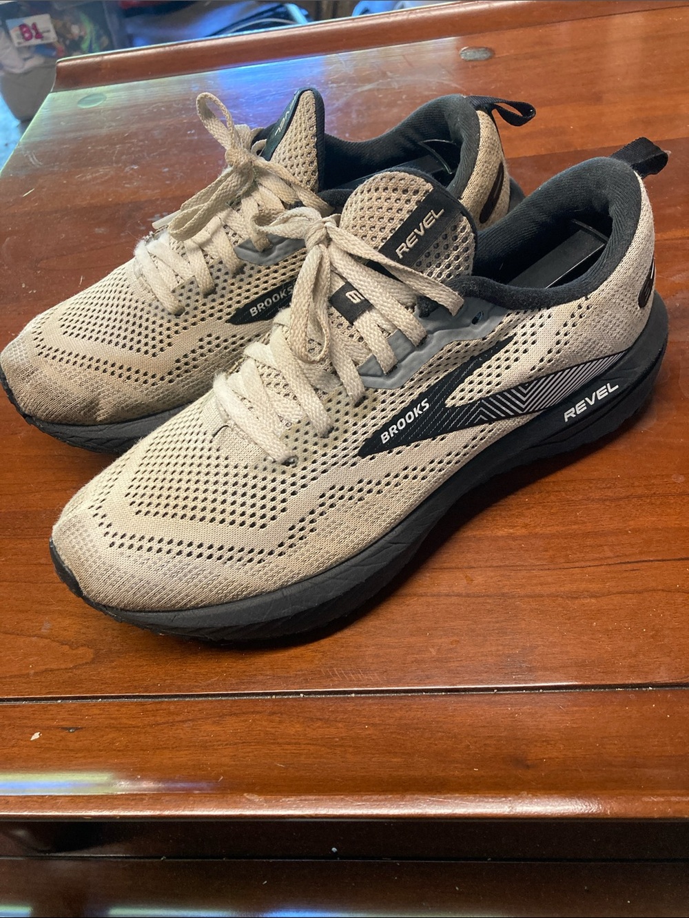 Brooks Revel 6 Women's Running Shoes White Black Size 8.5 Medium B 1203861B121
